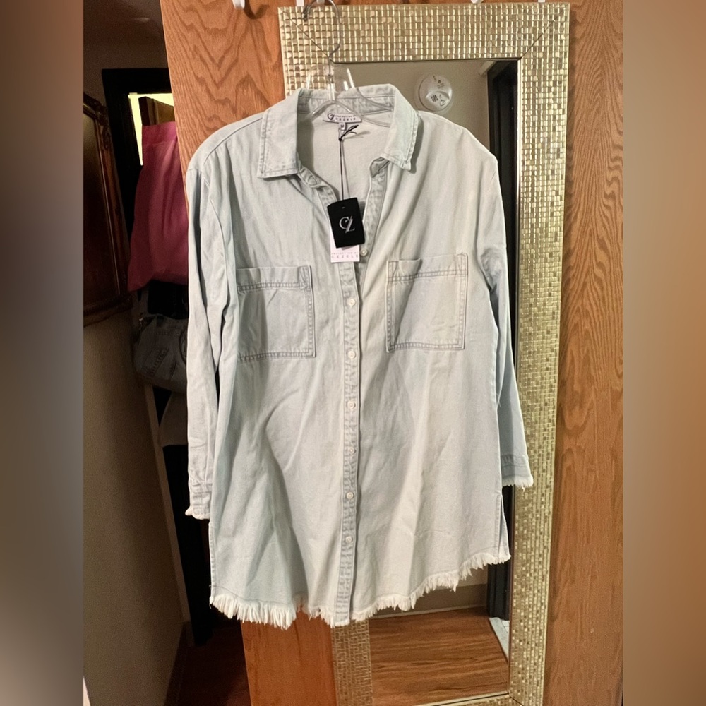 LIGHT BLUE RAW HEMMED DENIM DRESS… SIZE MEDIUM… NEW WITH TAGS.